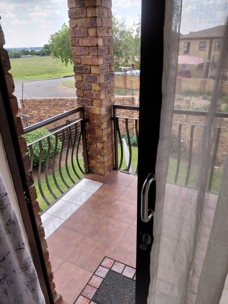 3 Bedroom Property for Sale in Sonneveld Gauteng