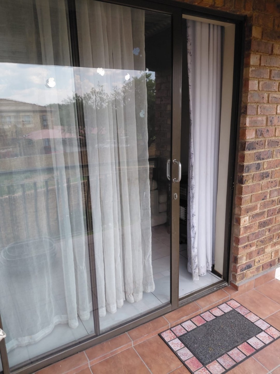 3 Bedroom Property for Sale in Sonneveld Gauteng