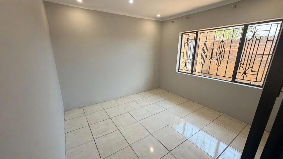 3 Bedroom Property for Sale in Soshanguve East Ext 4 Gauteng
