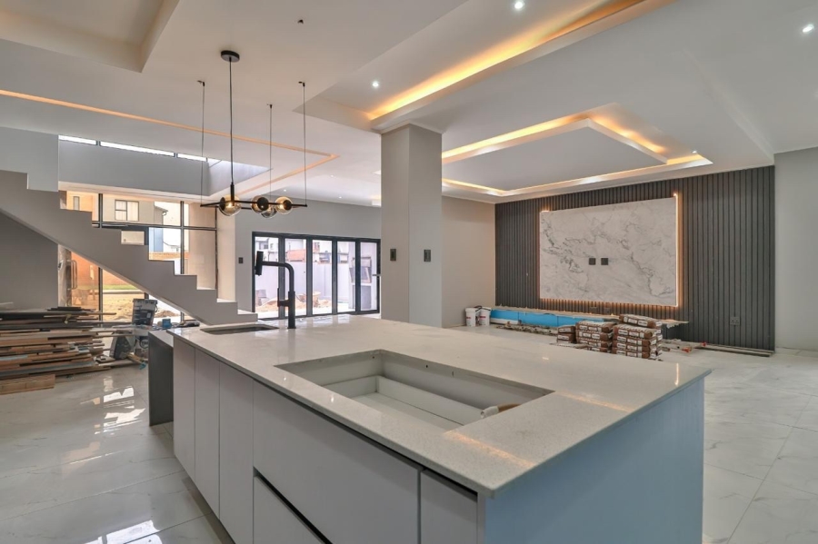 5 Bedroom Property for Sale in Pretoria North Gauteng