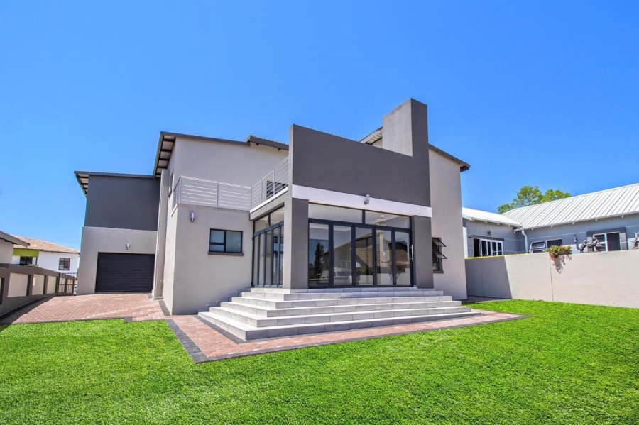 5 Bedroom Property for Sale in Pretoria North Gauteng