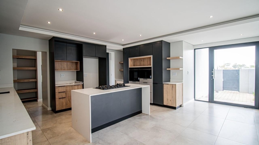 5 Bedroom Property for Sale in Pretoria North Gauteng