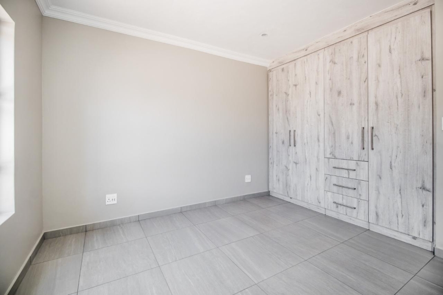 5 Bedroom Property for Sale in Pretoria North Gauteng