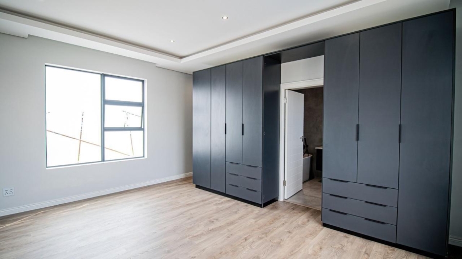 5 Bedroom Property for Sale in Pretoria North Gauteng