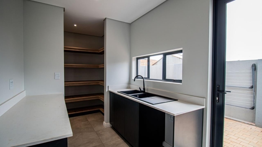 5 Bedroom Property for Sale in Pretoria North Gauteng