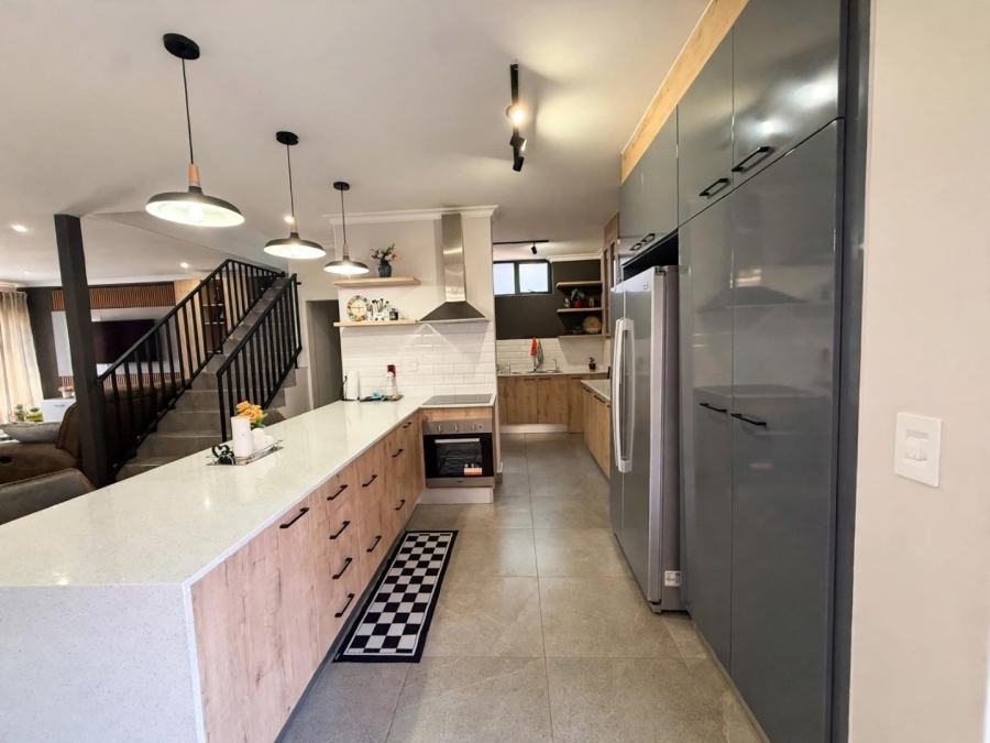 5 Bedroom Property for Sale in Pretoria North Gauteng