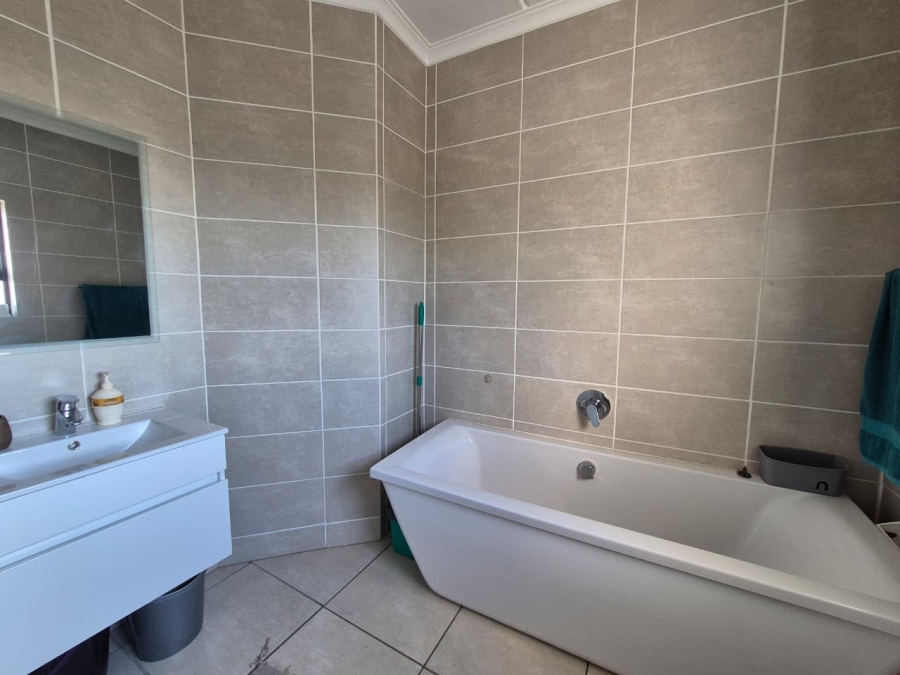 To Let 2 Bedroom Property for Rent in Linbro Park Gauteng