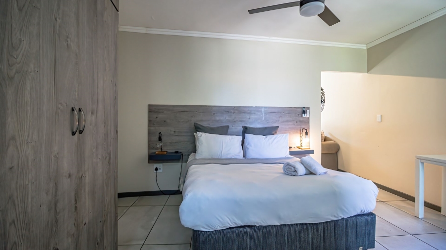 6 Bedroom Property for Sale in Sharon Park Gauteng