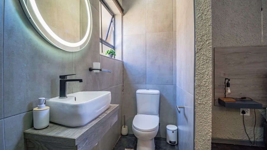 6 Bedroom Property for Sale in Sharon Park Gauteng