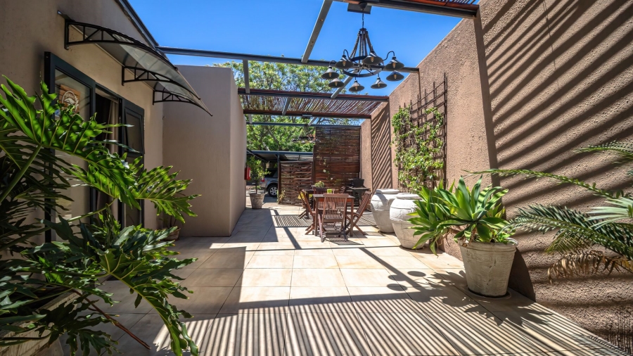 6 Bedroom Property for Sale in Sharon Park Gauteng