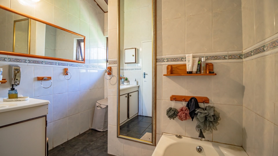 6 Bedroom Property for Sale in Sharon Park Gauteng