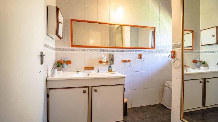 6 Bedroom Property for Sale in Sharon Park Gauteng