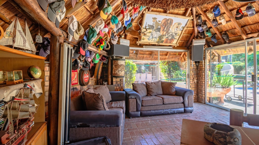 6 Bedroom Property for Sale in Sharon Park Gauteng