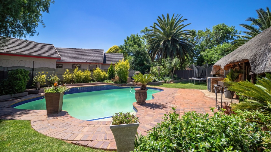 6 Bedroom Property for Sale in Sharon Park Gauteng