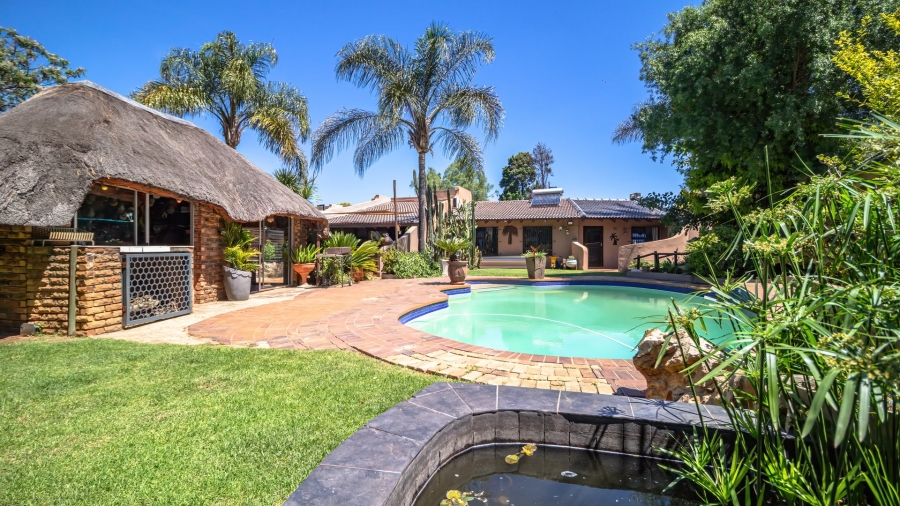 6 Bedroom Property for Sale in Sharon Park Gauteng