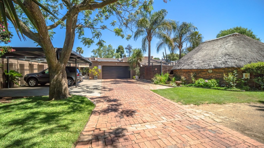 6 Bedroom Property for Sale in Sharon Park Gauteng