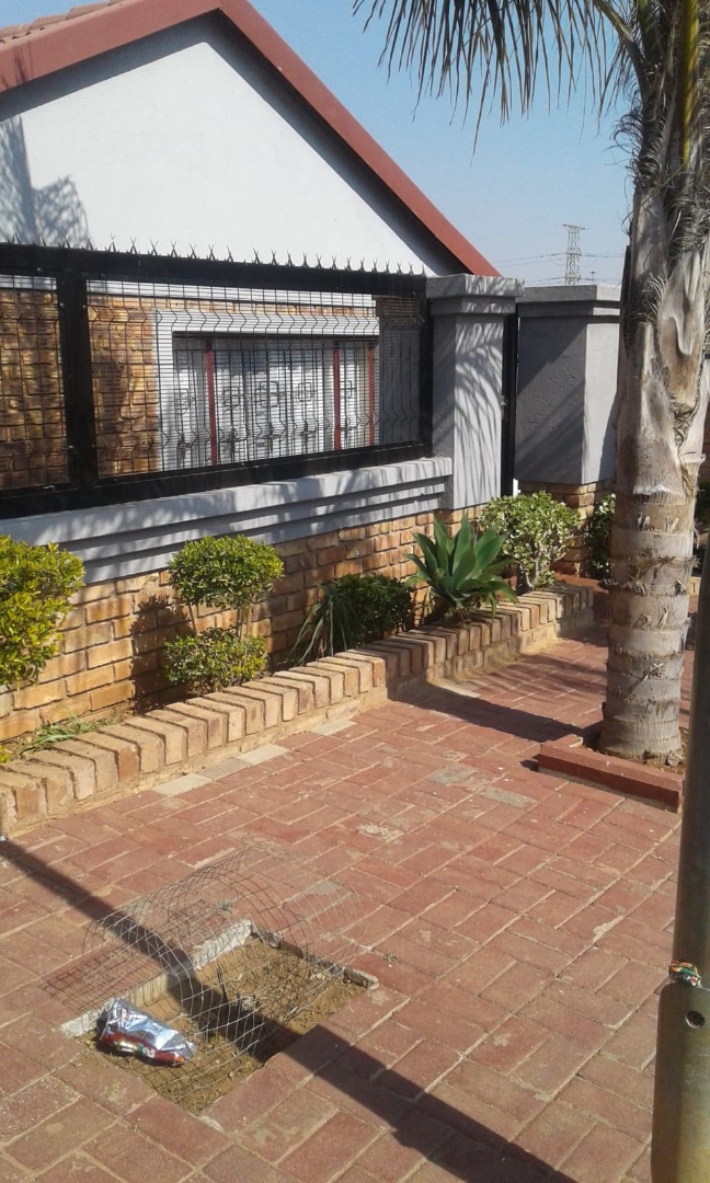  Bedroom Property for Sale in Mamelodi East Gauteng