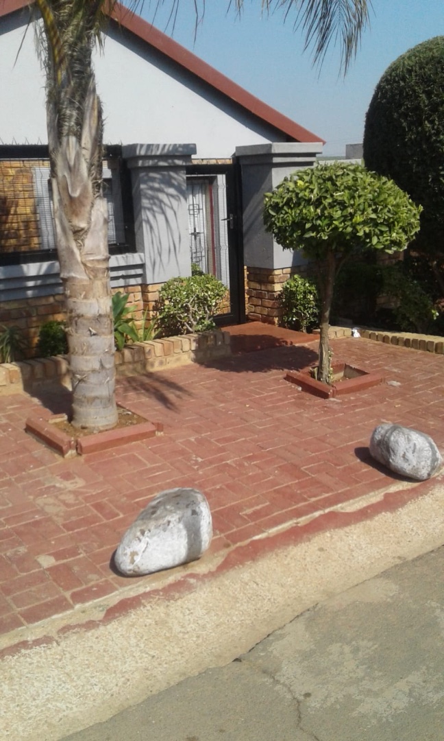  Bedroom Property for Sale in Mamelodi East Gauteng