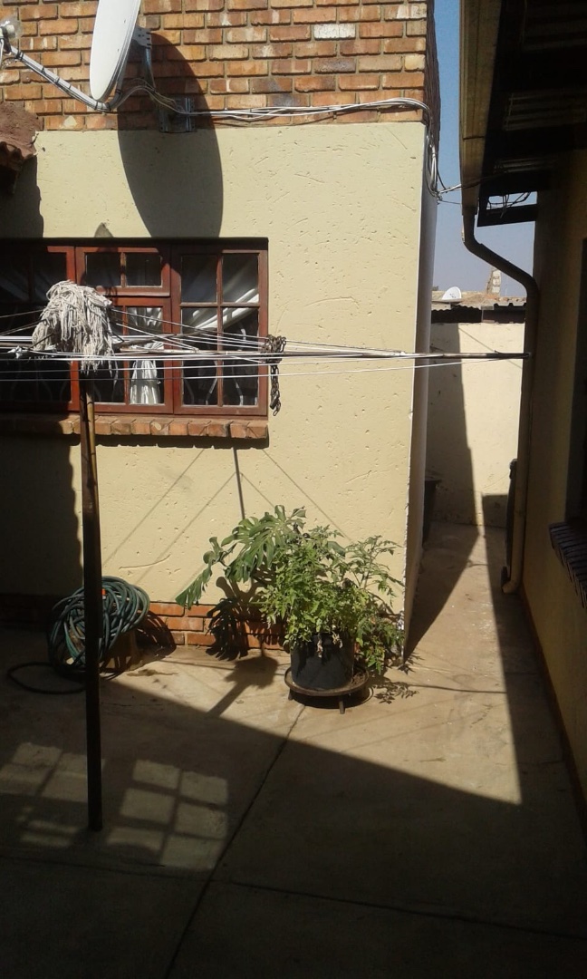  Bedroom Property for Sale in Mamelodi East Gauteng