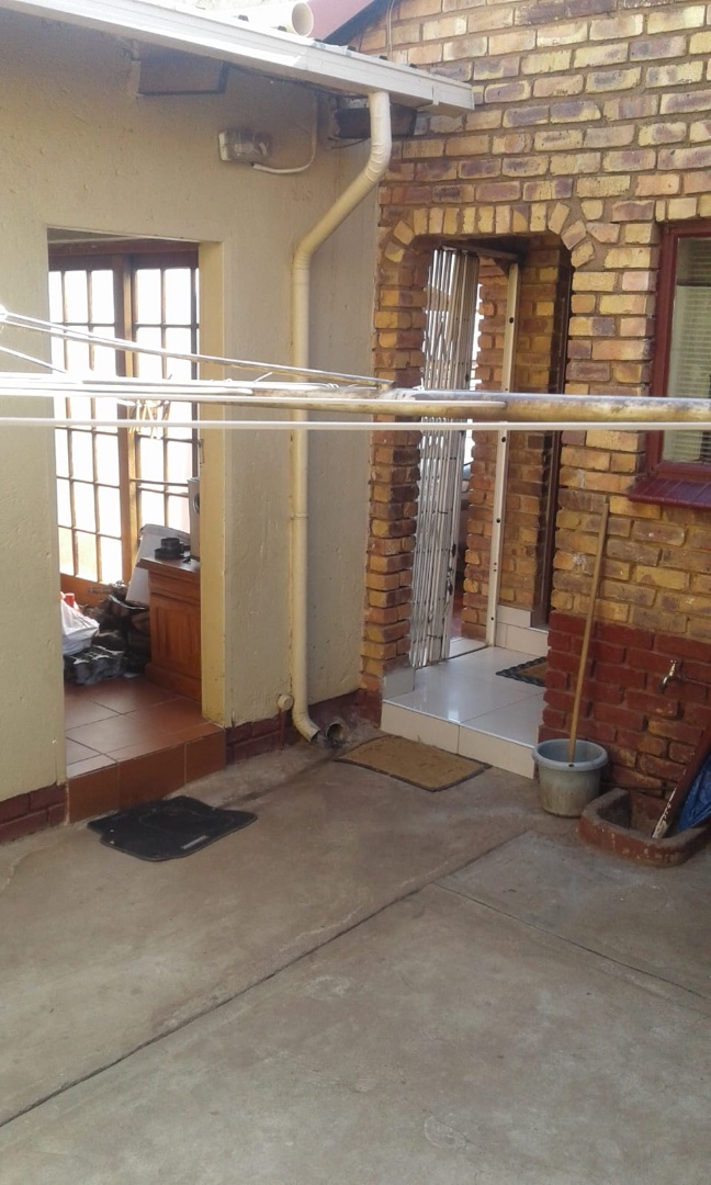  Bedroom Property for Sale in Mamelodi East Gauteng