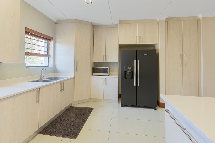 To Let 3 Bedroom Property for Rent in Crowthorne AH Gauteng