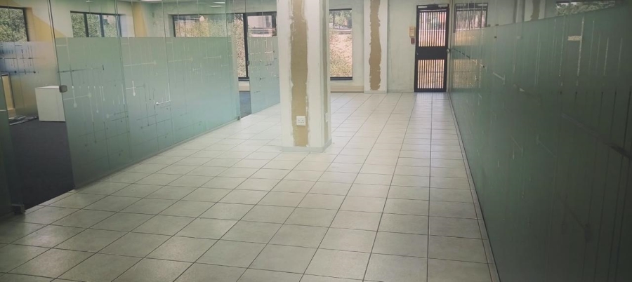 To Let Commercial Property for Rent in Midridge Park Gauteng