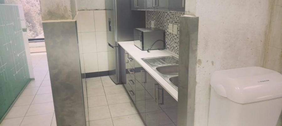 To Let Commercial Property for Rent in Midridge Park Gauteng