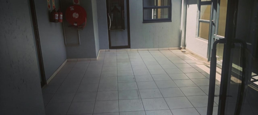 To Let Commercial Property for Rent in Midridge Park Gauteng