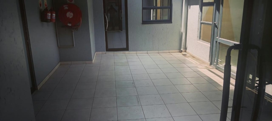 To Let Commercial Property for Rent in Midridge Park Gauteng
