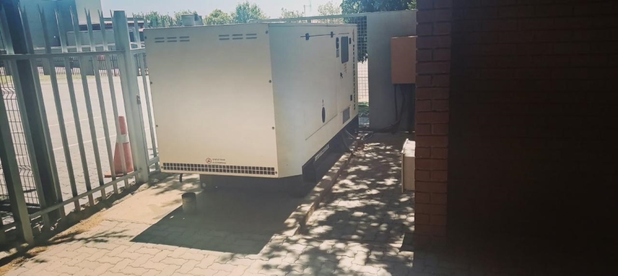 To Let Commercial Property for Rent in Midridge Park Gauteng