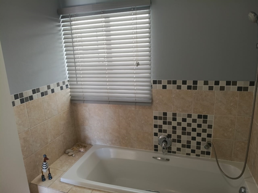 1 Bedroom Property for Sale in Rietfontein SH Gauteng