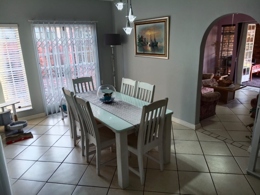 3 Bedroom Property for Sale in Dorandia Gauteng