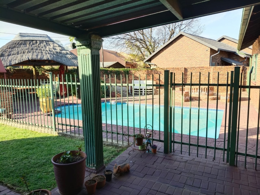 3 Bedroom Property for Sale in Dorandia Gauteng