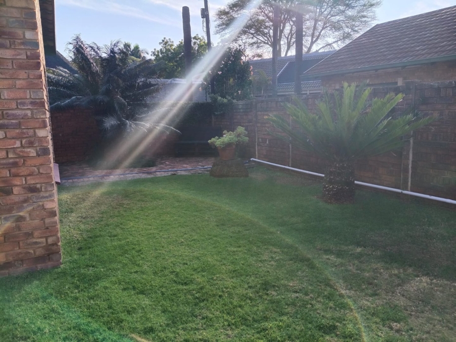 3 Bedroom Property for Sale in Dorandia Gauteng