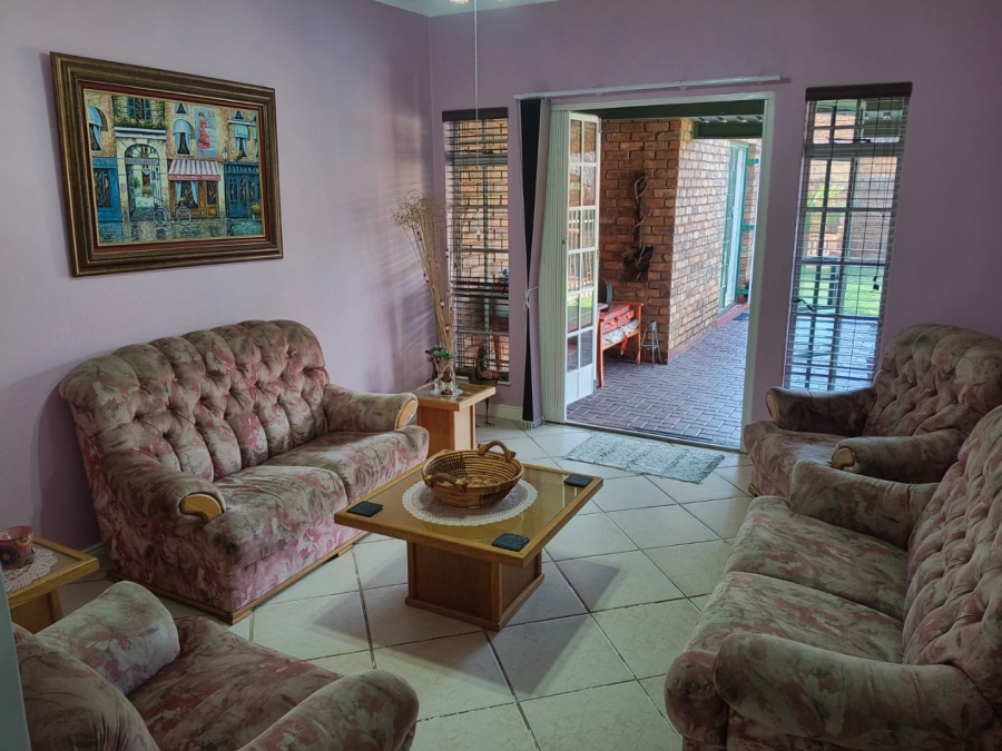 3 Bedroom Property for Sale in Dorandia Gauteng