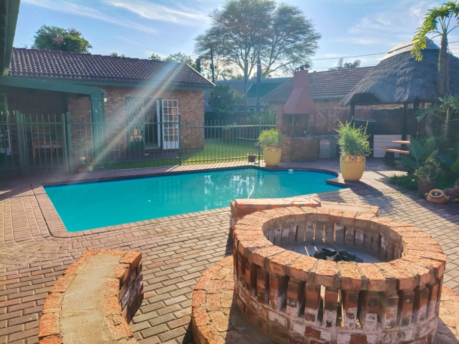 3 Bedroom Property for Sale in Dorandia Gauteng