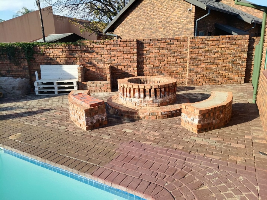 3 Bedroom Property for Sale in Dorandia Gauteng