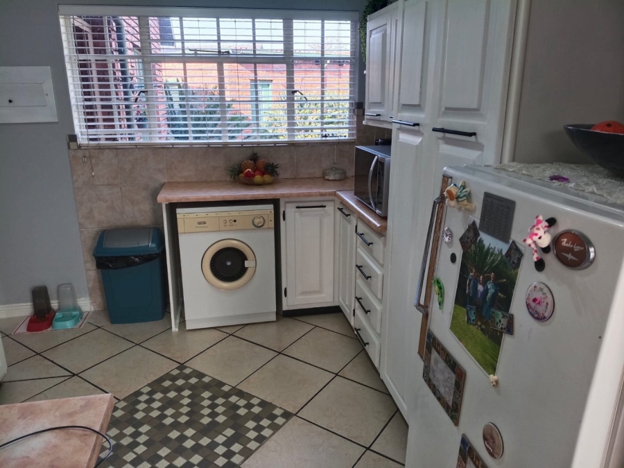 3 Bedroom Property for Sale in Dorandia Gauteng