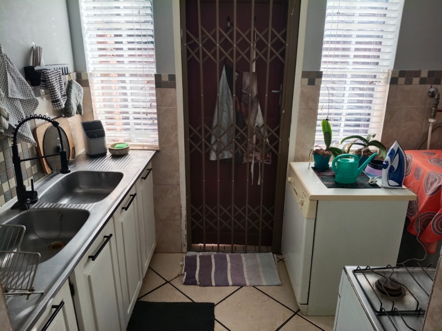 3 Bedroom Property for Sale in Dorandia Gauteng