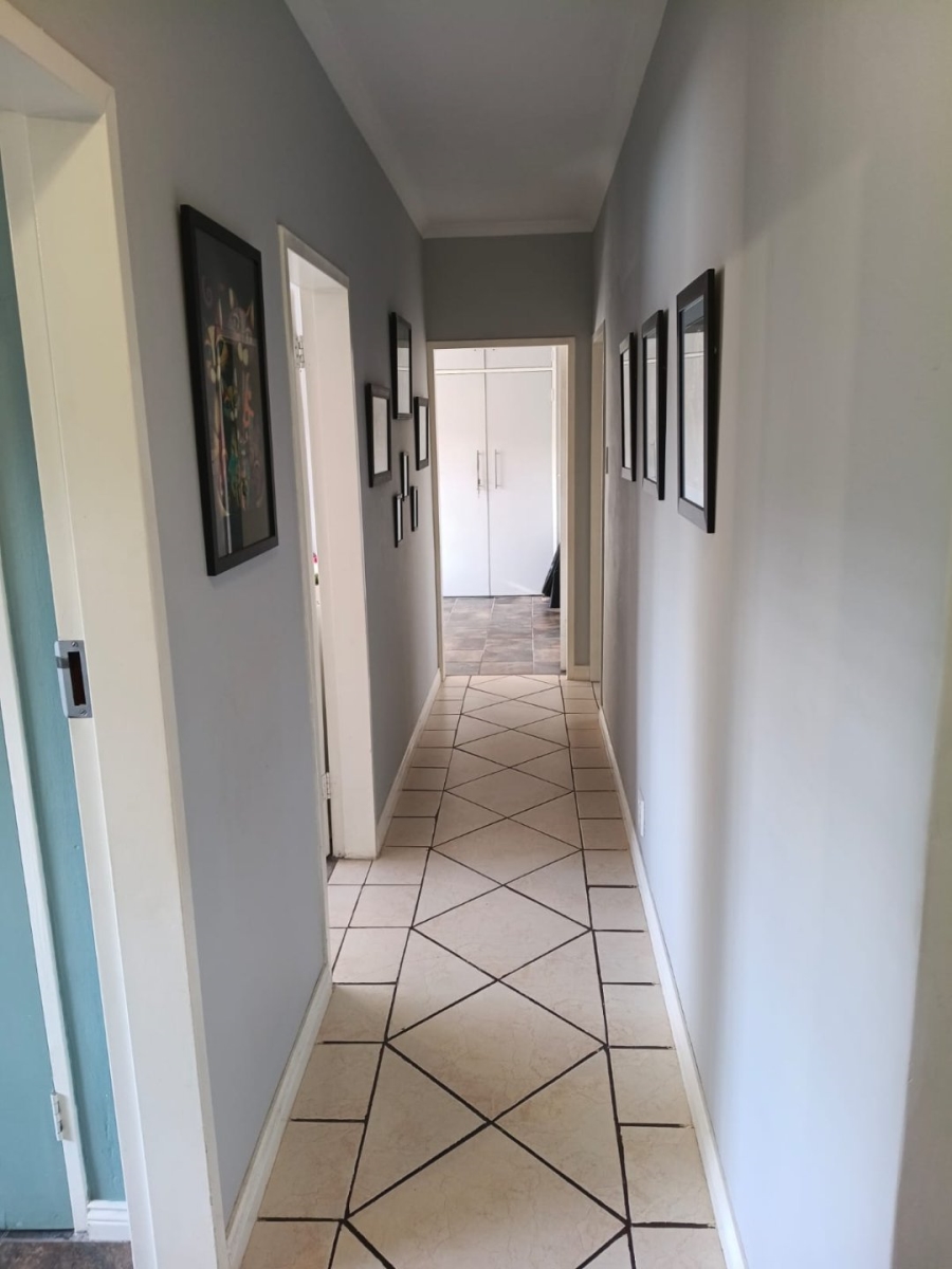 3 Bedroom Property for Sale in Dorandia Gauteng