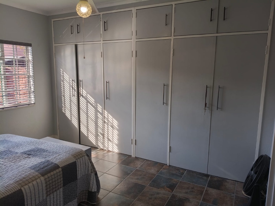 3 Bedroom Property for Sale in Dorandia Gauteng