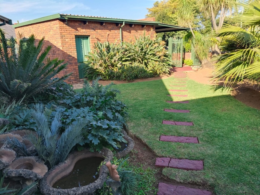 3 Bedroom Property for Sale in Dorandia Gauteng