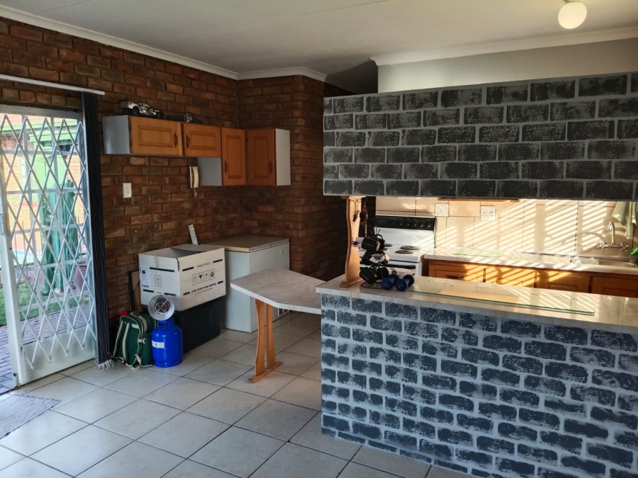 3 Bedroom Property for Sale in Dorandia Gauteng