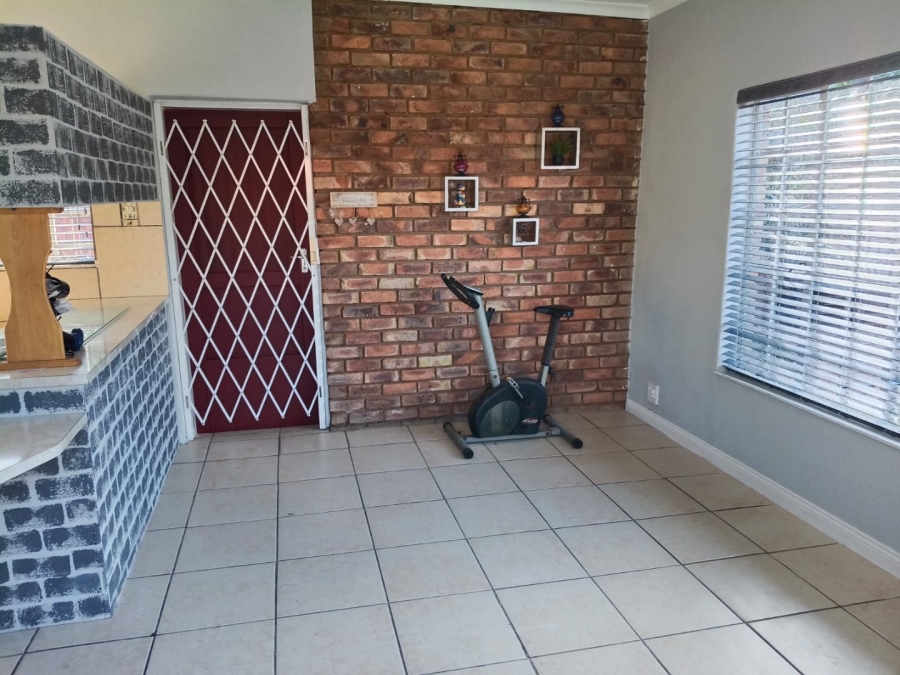 3 Bedroom Property for Sale in Dorandia Gauteng