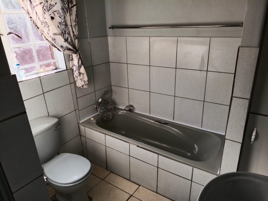 3 Bedroom Property for Sale in Dorandia Gauteng