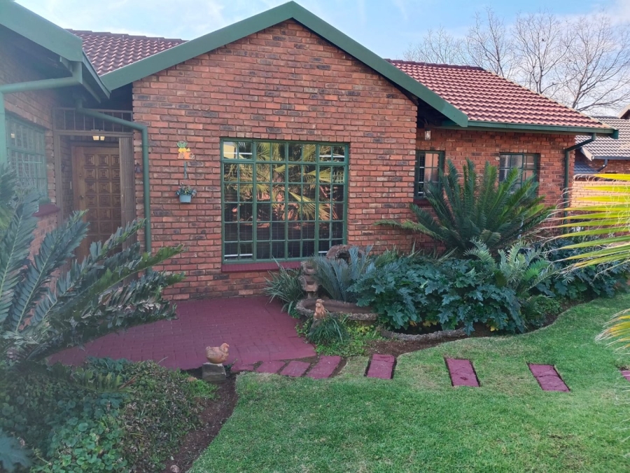 3 Bedroom Property for Sale in Dorandia Gauteng