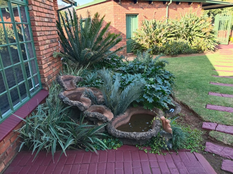 3 Bedroom Property for Sale in Dorandia Gauteng