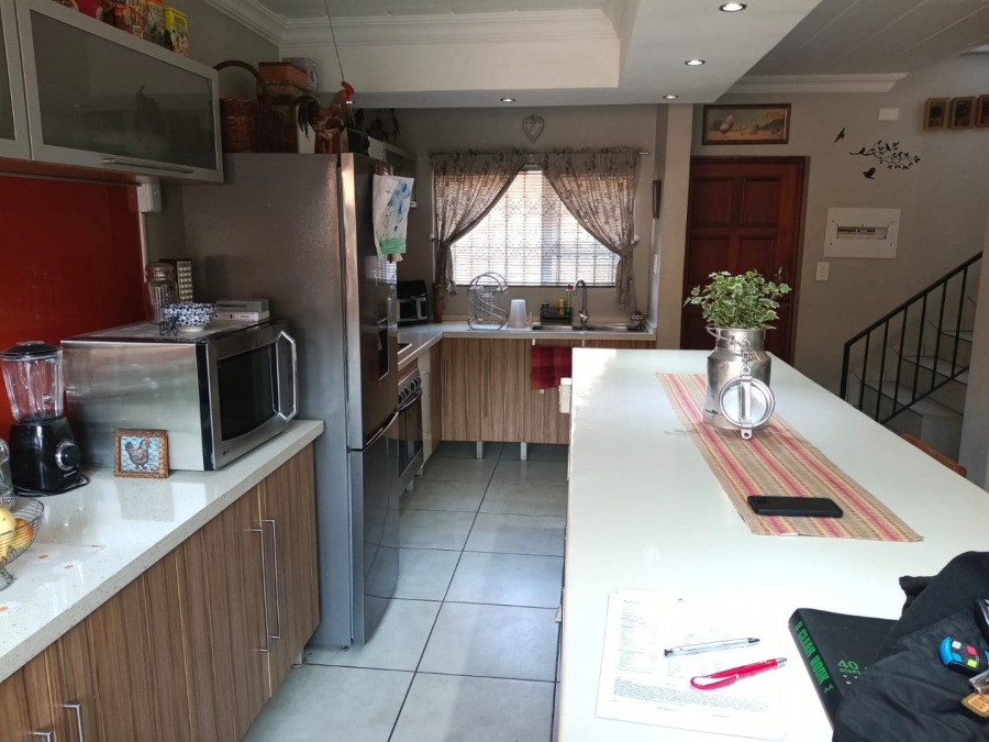 2 Bedroom Property for Sale in Dorandia Gauteng