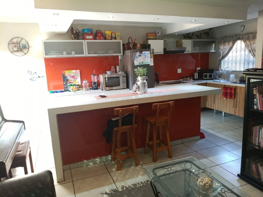 2 Bedroom Property for Sale in Dorandia Gauteng