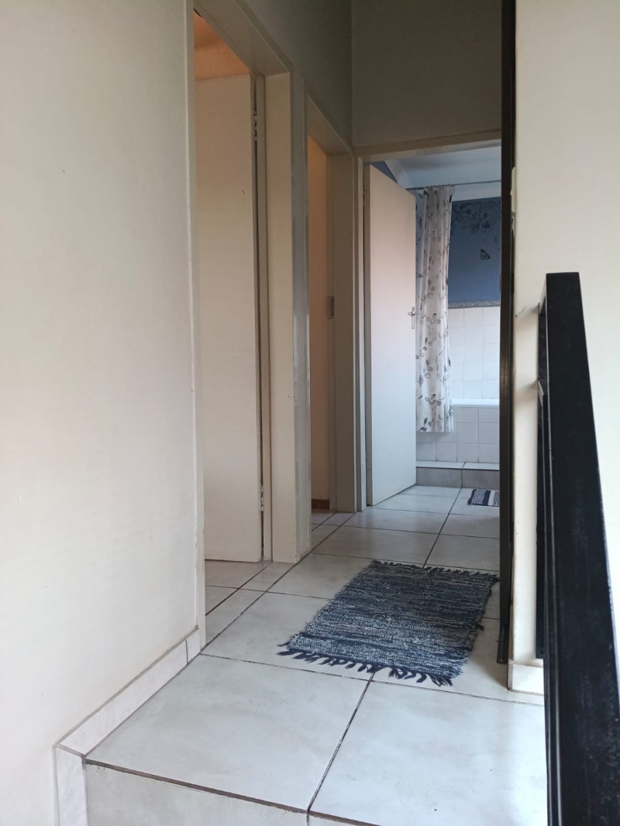 2 Bedroom Property for Sale in Dorandia Gauteng